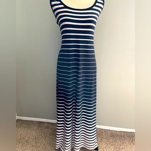 Extremely Comfy Navy & White Maxi Dress
